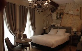 Maison D'hotes Les Varietes Bed And Breakfast 3*